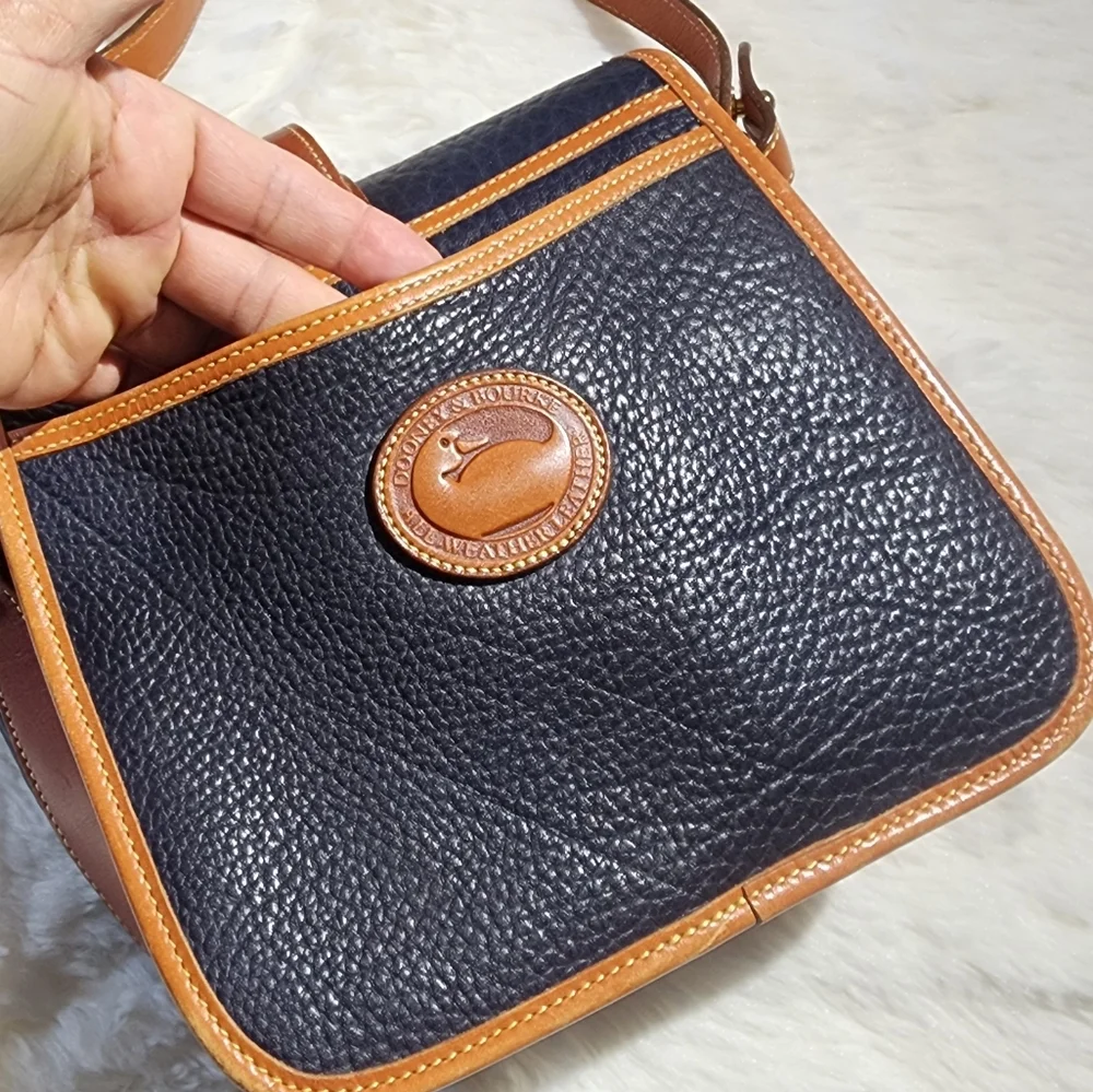 Vintage Dooney & Bourke Equestrian All Weather Leather Crossbody - Picture 3 of 9